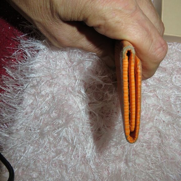 Louis Vuitton Vintage EPI Mandarin Orange key holder Full Inclusion - Picture 5 of 11